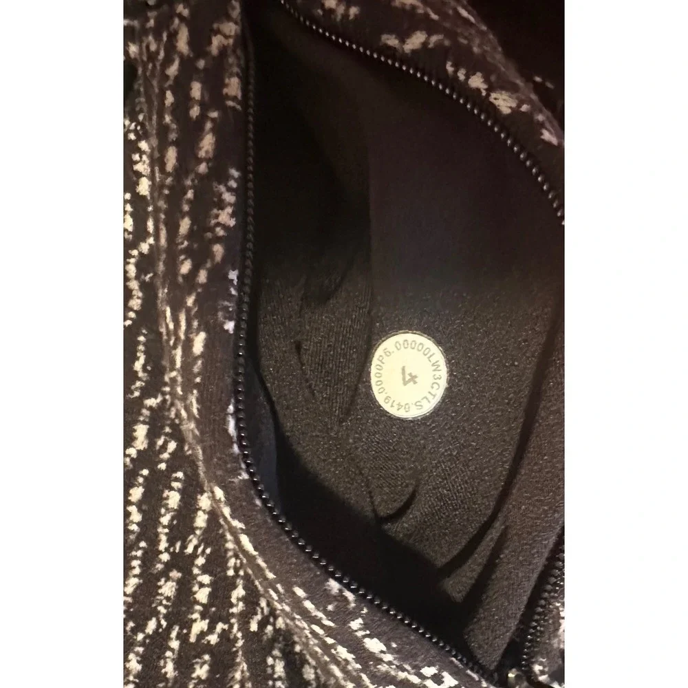 Lululemon Swiftly Tech Long Sleeve Crew Speckled Black White Size‎ 4 LW3CTLS